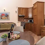 Amoret Apartment *