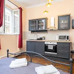 Amoret Apartment *