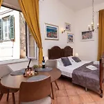 Amoret Apartment