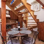 Amoret Apartment