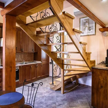 Amoret Apartment