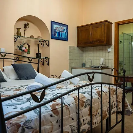 Amoret Apartment *