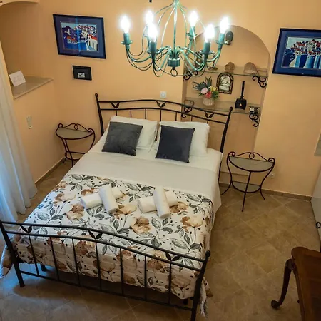 Amoret Apartment