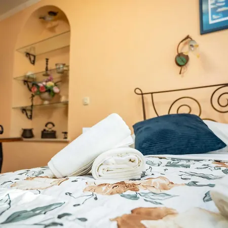 Amoret Apartment *