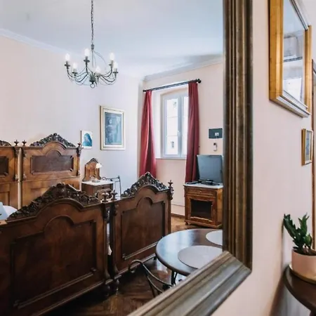 Amoret Apartment