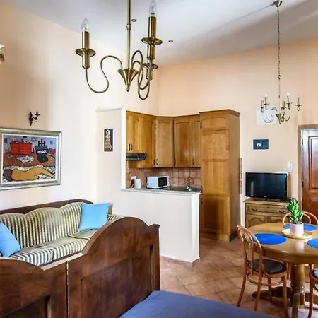 Amoret Apartment