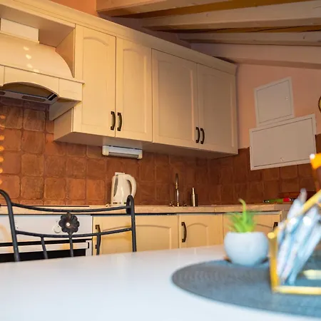 Amoret Apartment *